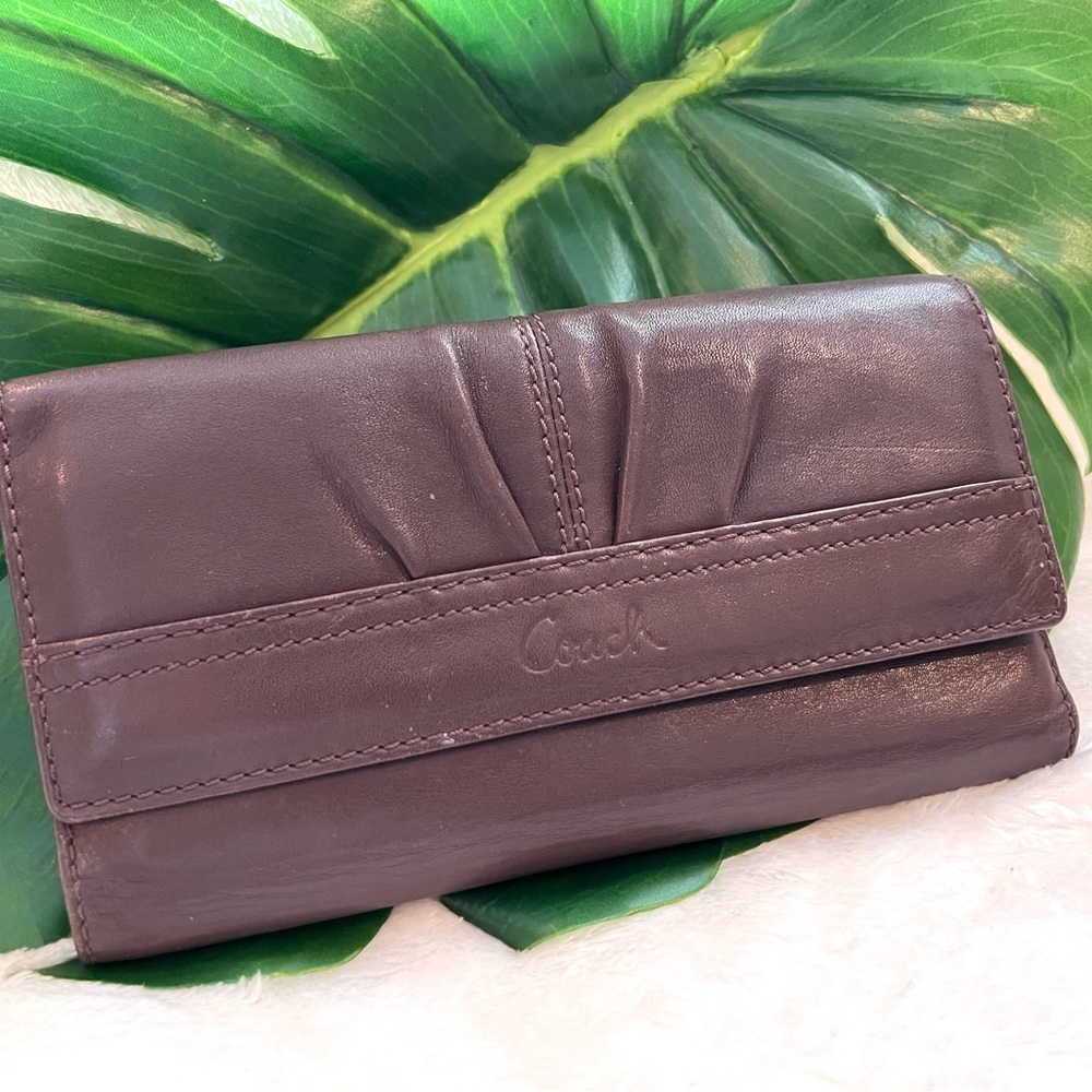 COACH tri-fold wallet. Great condition’